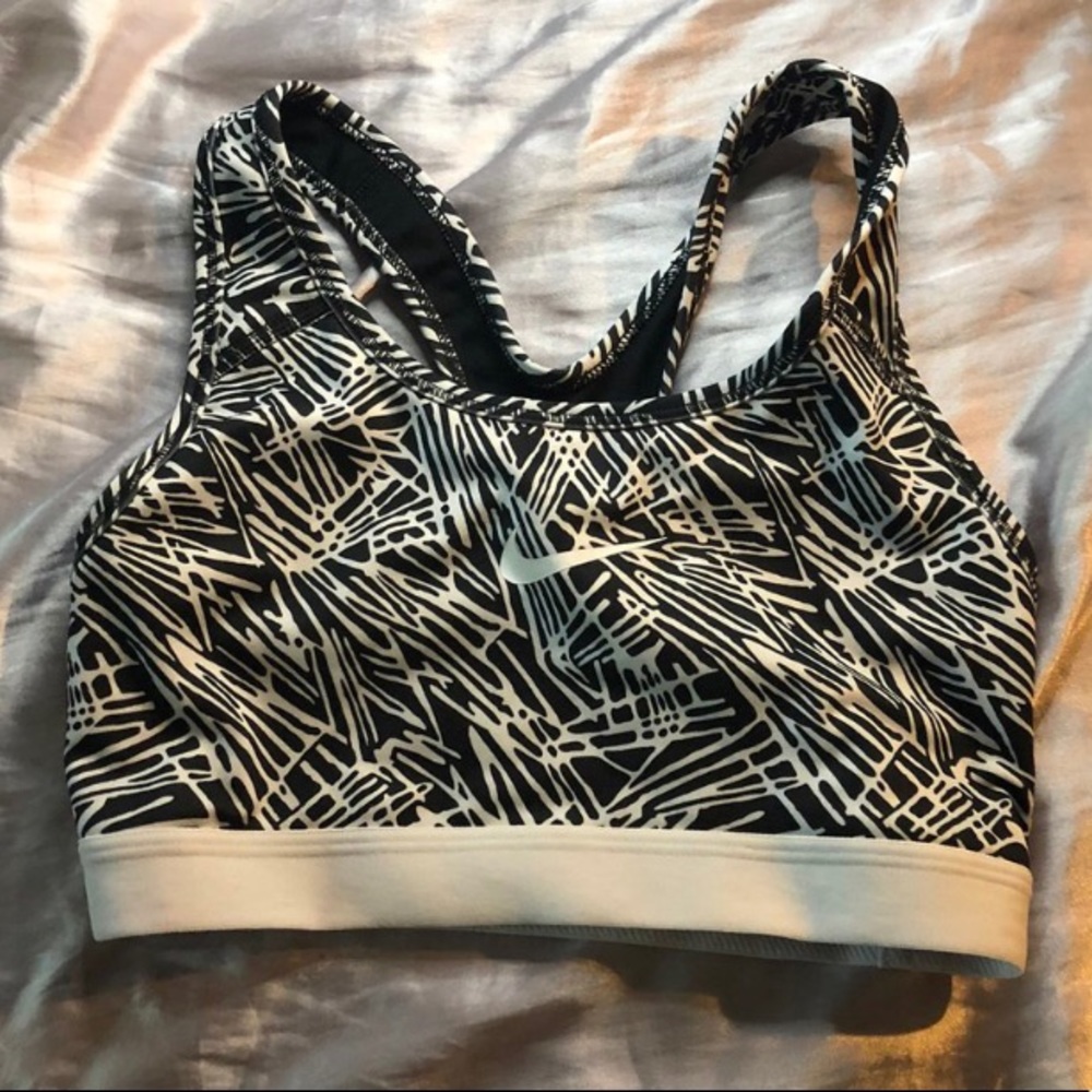 Nike black and white sports bra